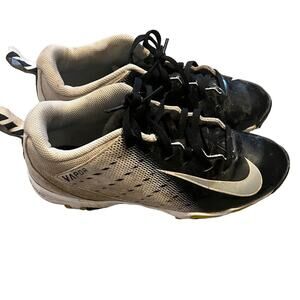 Nike football cleats vapor size 6